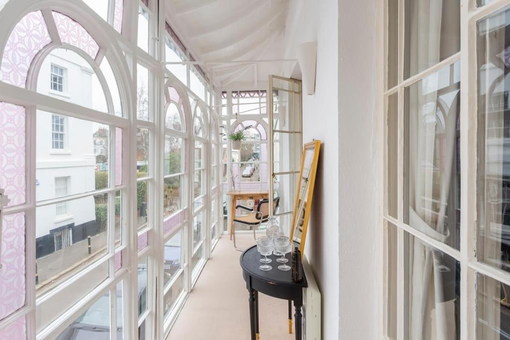 Beautiful City Centre Flat with Free Parking