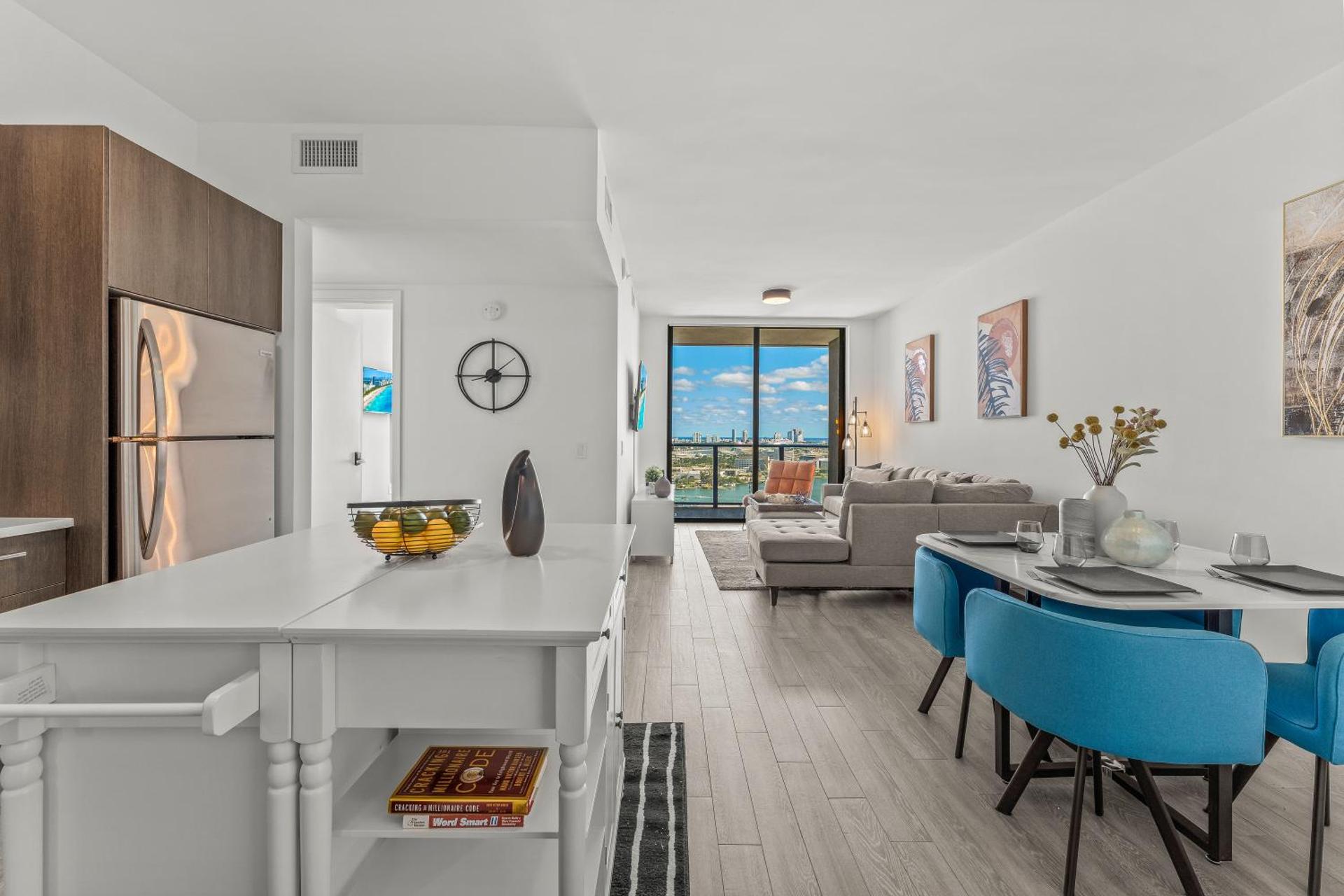 Devereaux Miami 2 Bedroom, 1 Bedroom, and Studio Condos with Balconies