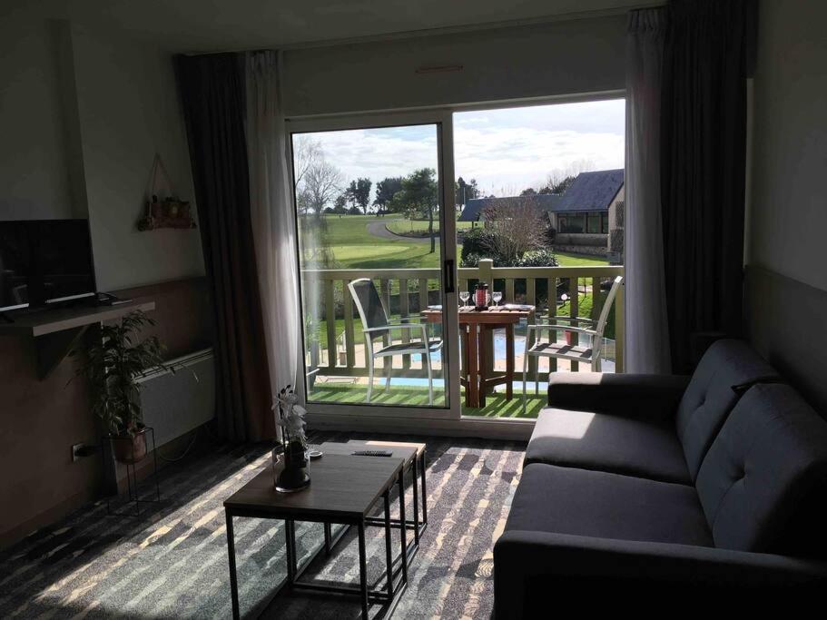 Studio Golf piscine D Day