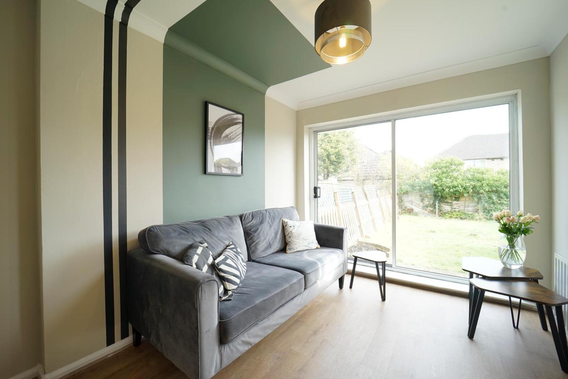 Stunning luxury 3 bed house with garden in North Leeds