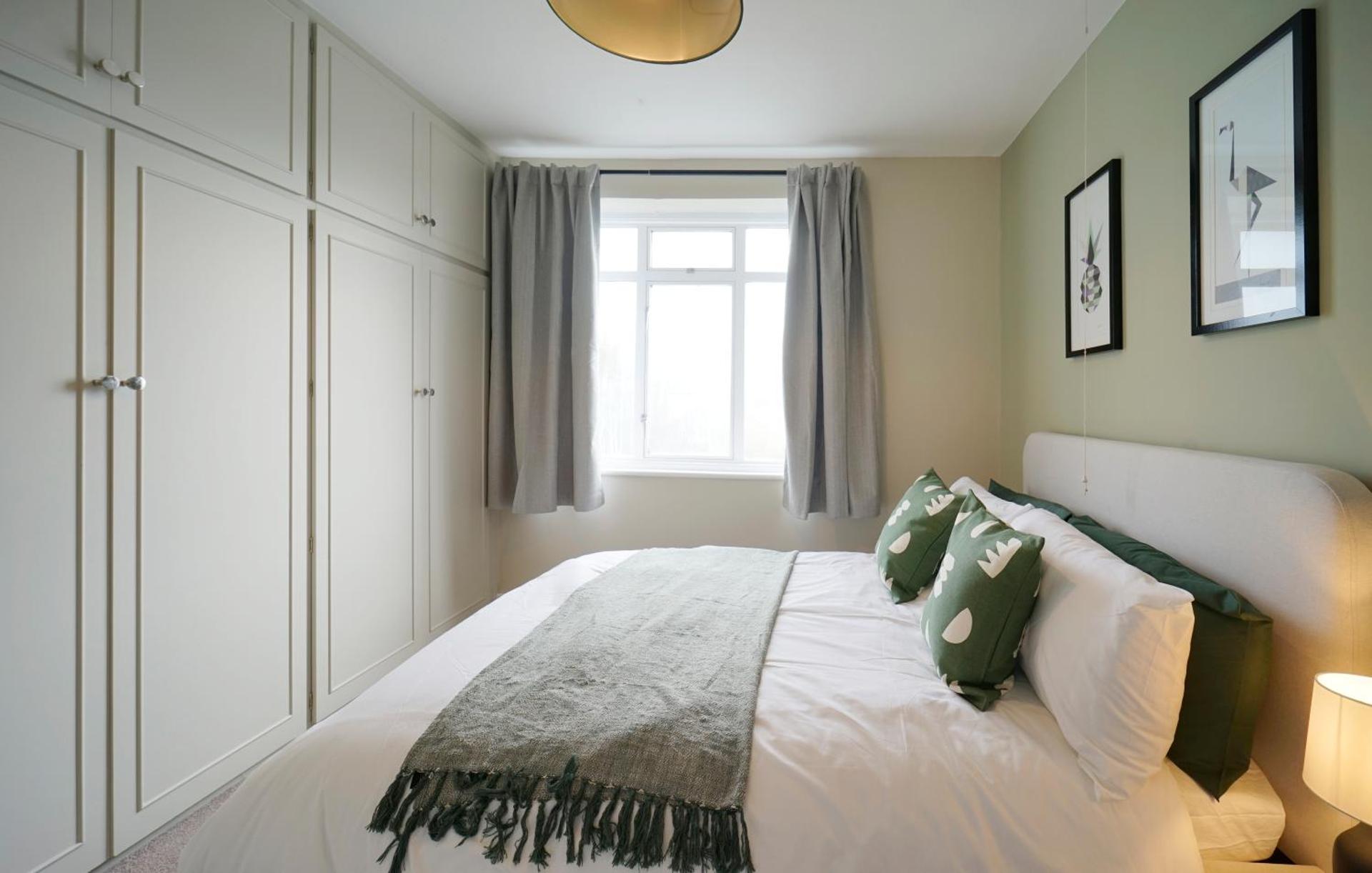 Stunning luxury 3 bed house with garden in North Leeds