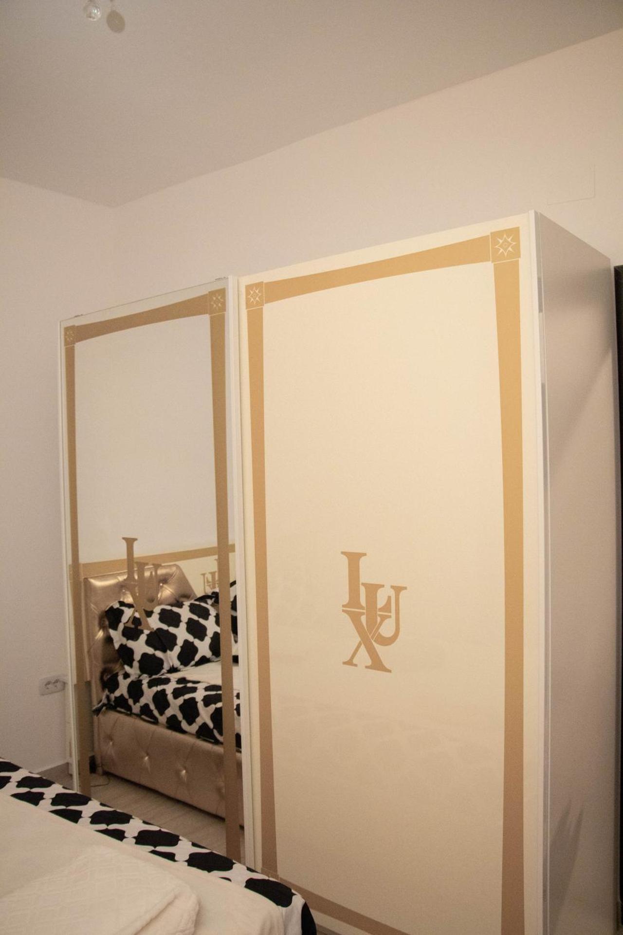 Apartament Capitala Militari Rosu