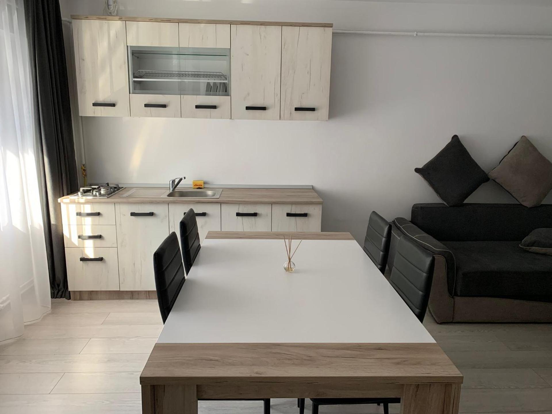 Cazare bloc nou ultracentral