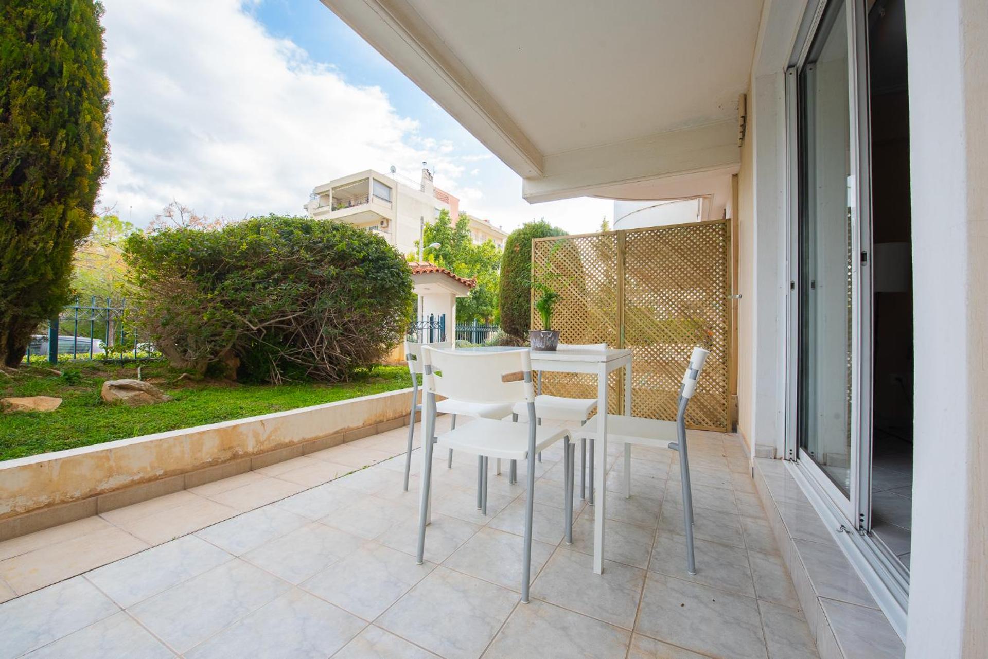 Garden-view apartment, Marousi