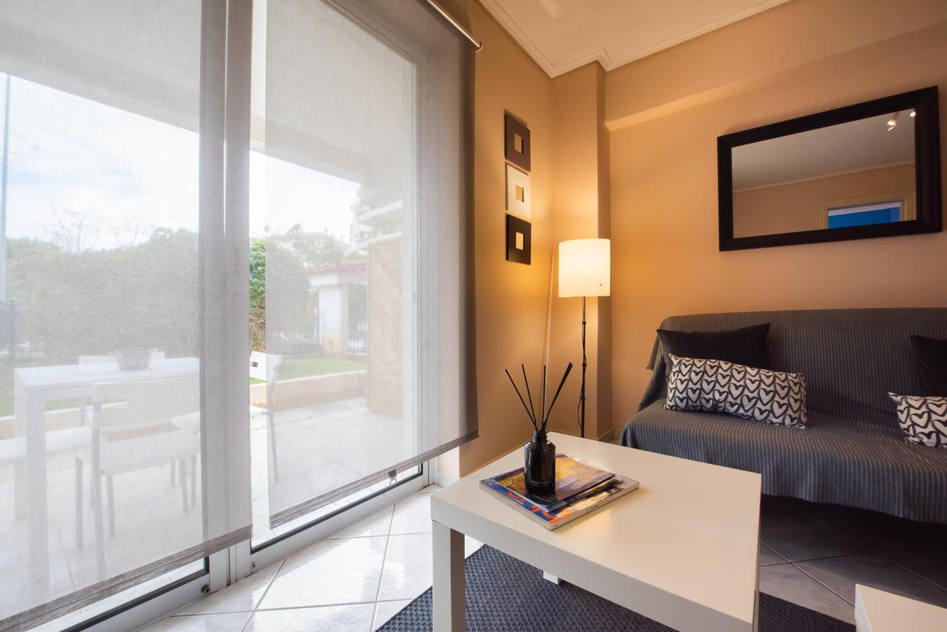 Garden-view apartment, Marousi