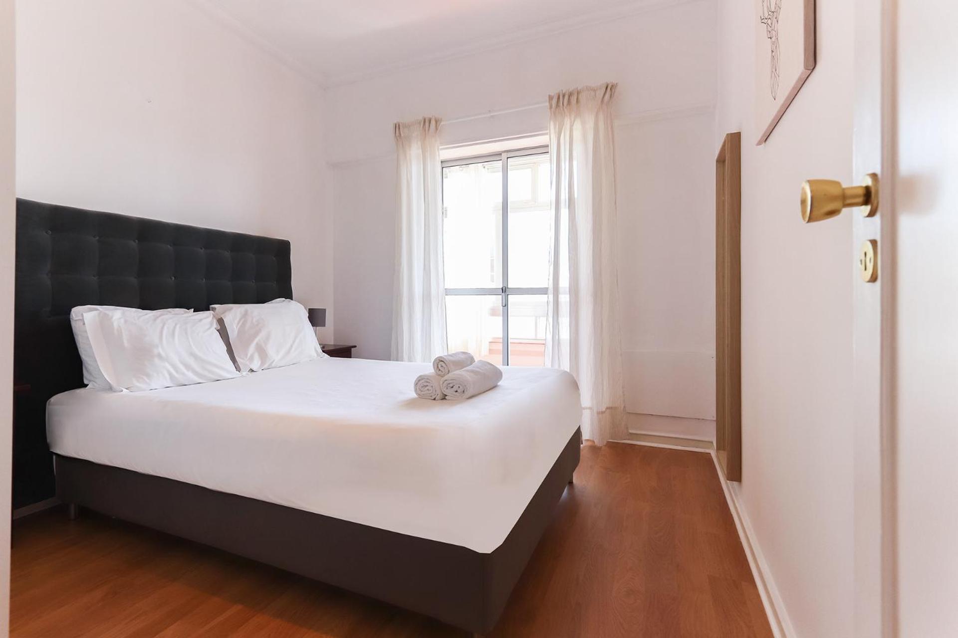 Oeiras Balcony by Hosty