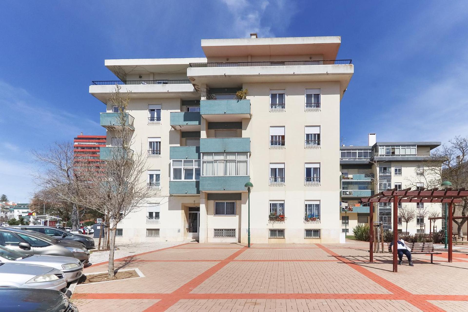 Oeiras Balcony by Hosty