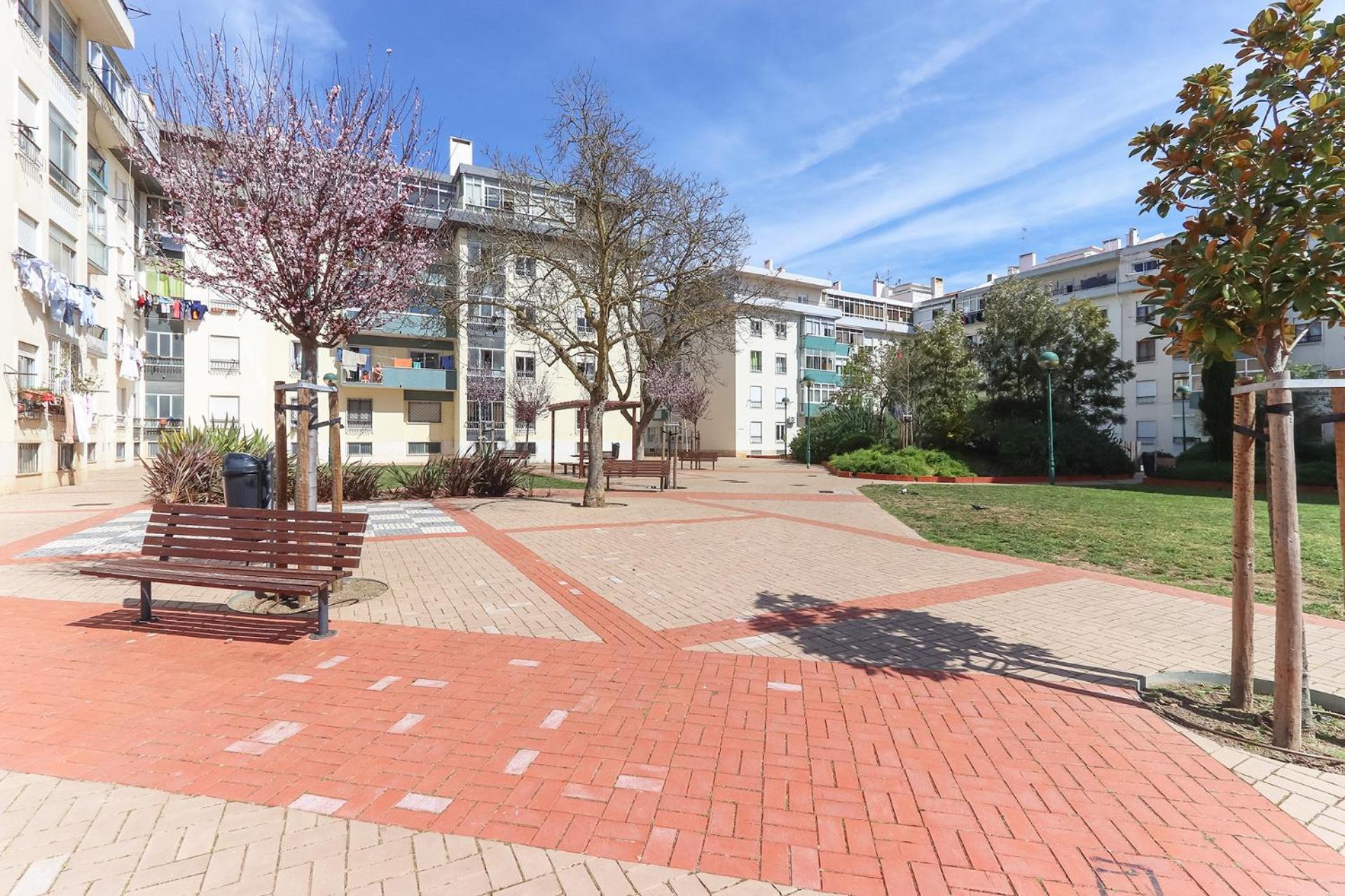 Oeiras Balcony by Hosty