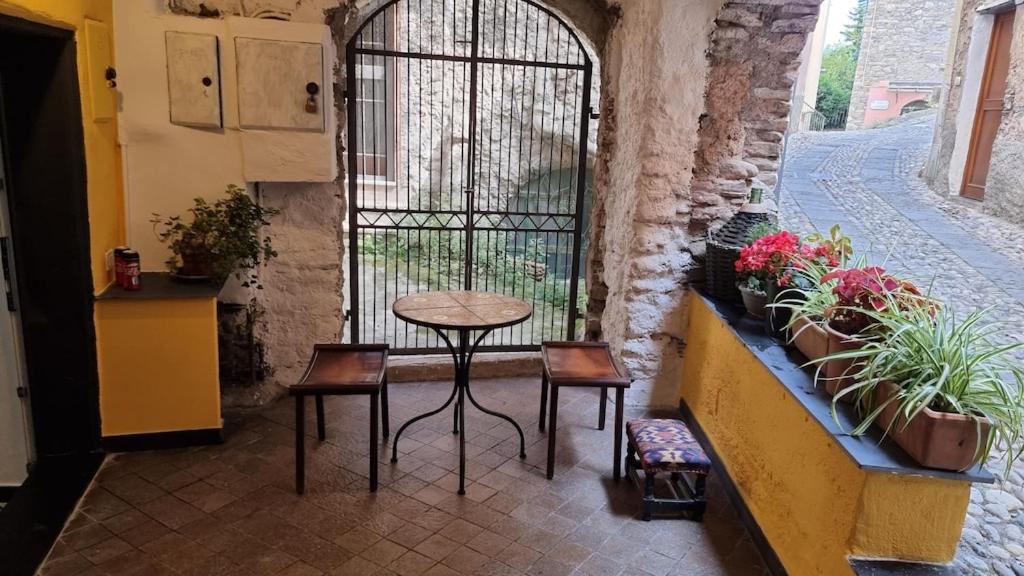 Beautifully restored romantic apartment in the centre of historic Dolcedo