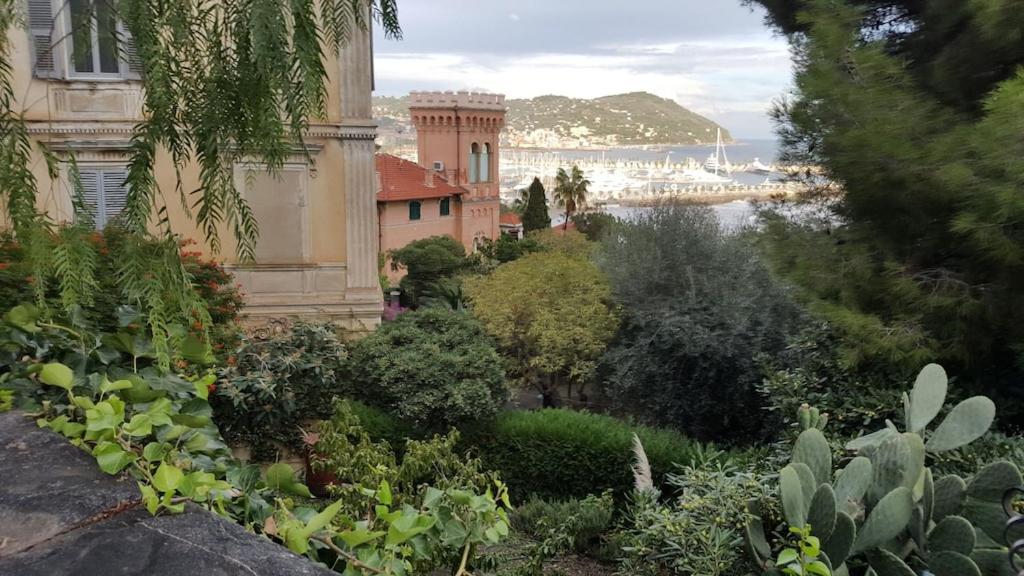 Beautifully restored romantic apartment in the centre of historic Dolcedo