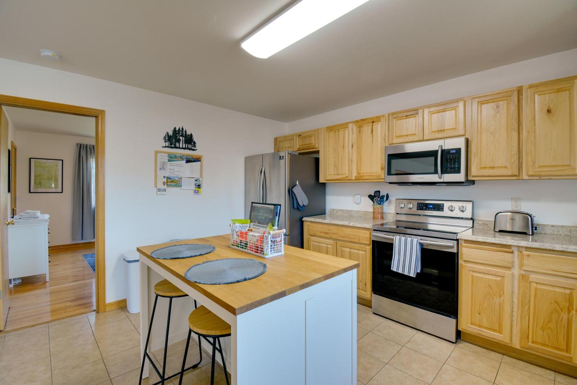 Port Angeles Home Less Than 3 Mi to Olympic Ntl Park