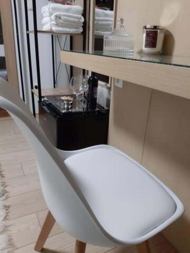 Felice studio Bianco