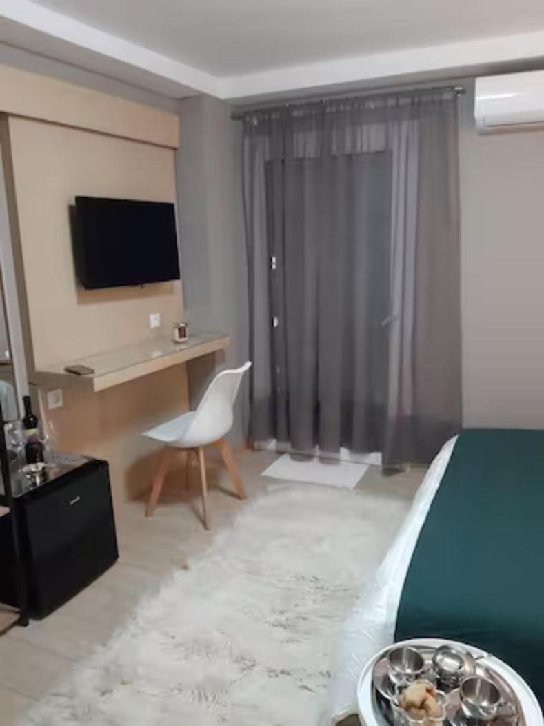 Felice studio Bianco