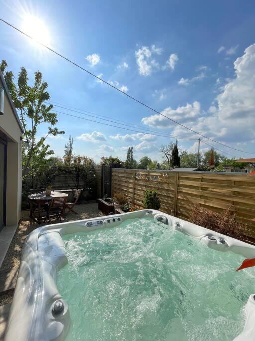 Logement entier avec jacuzzi en provence