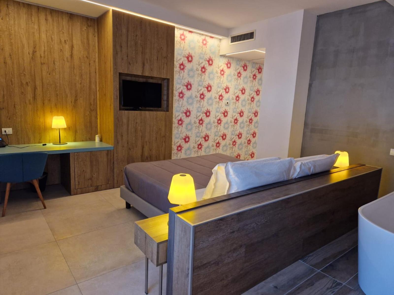 Standard Double Suite