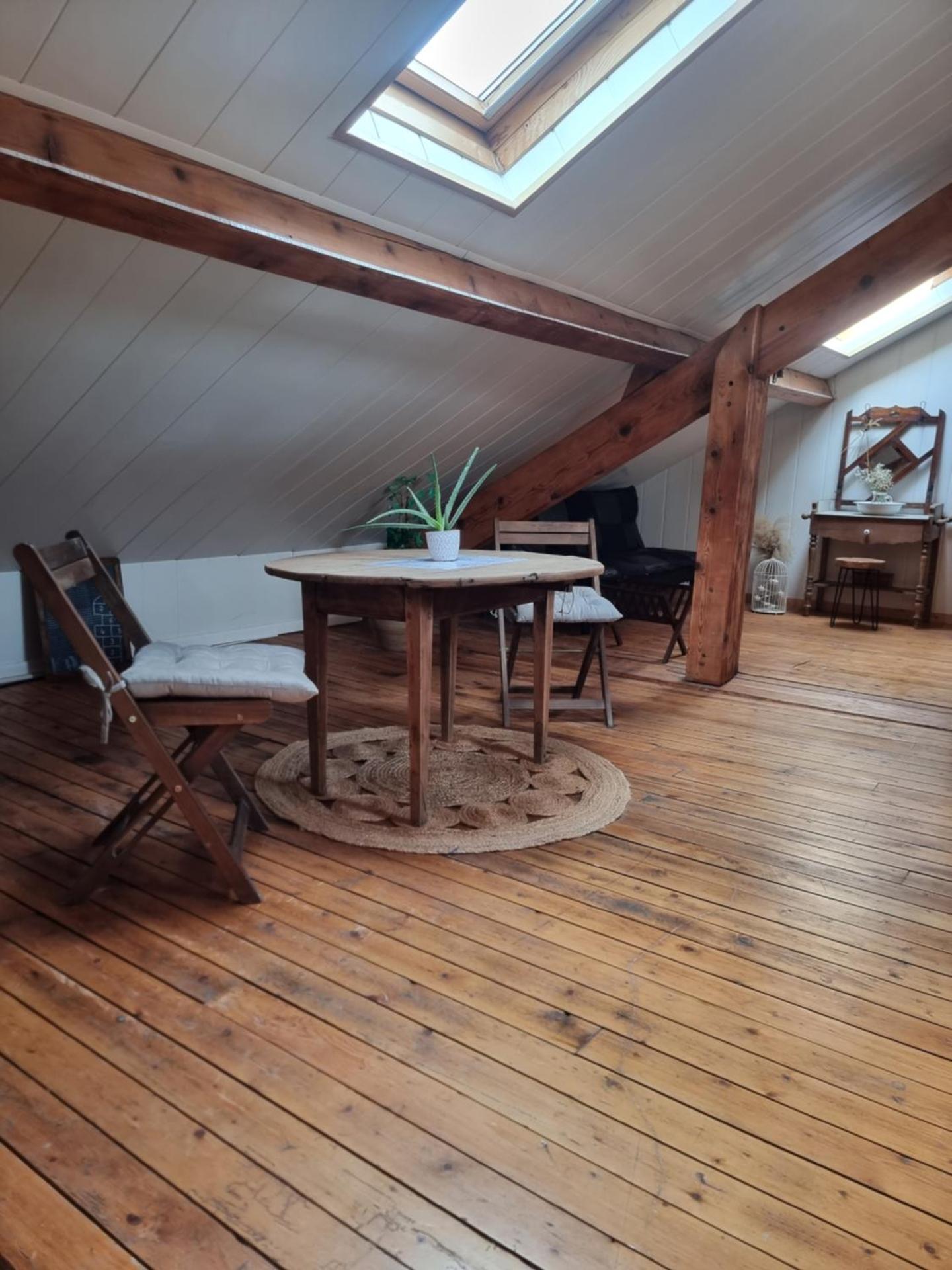 Joli appartement Quai 2 voie C parking gratuit