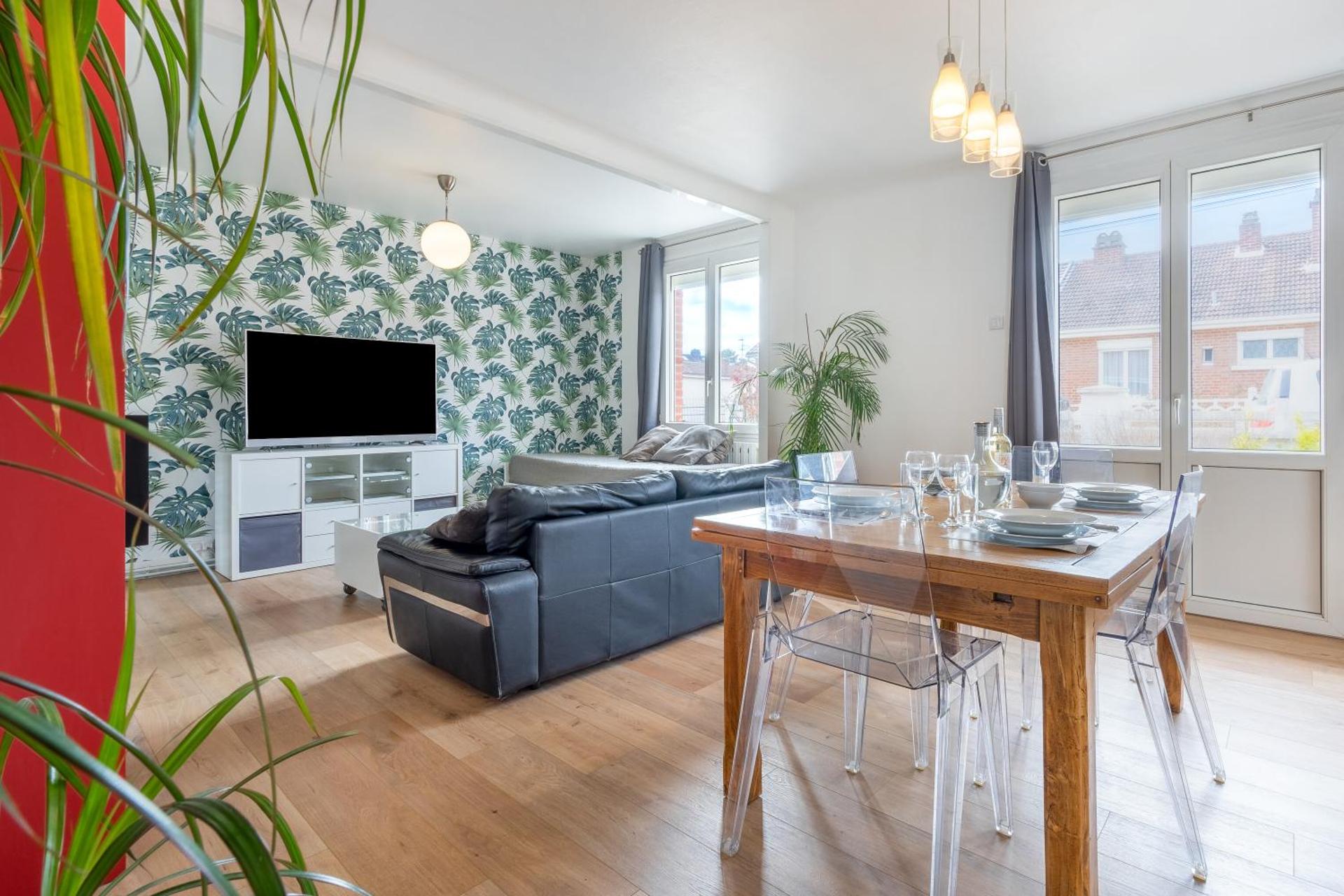 Maison confortable, terrasse et jardin à Amiens