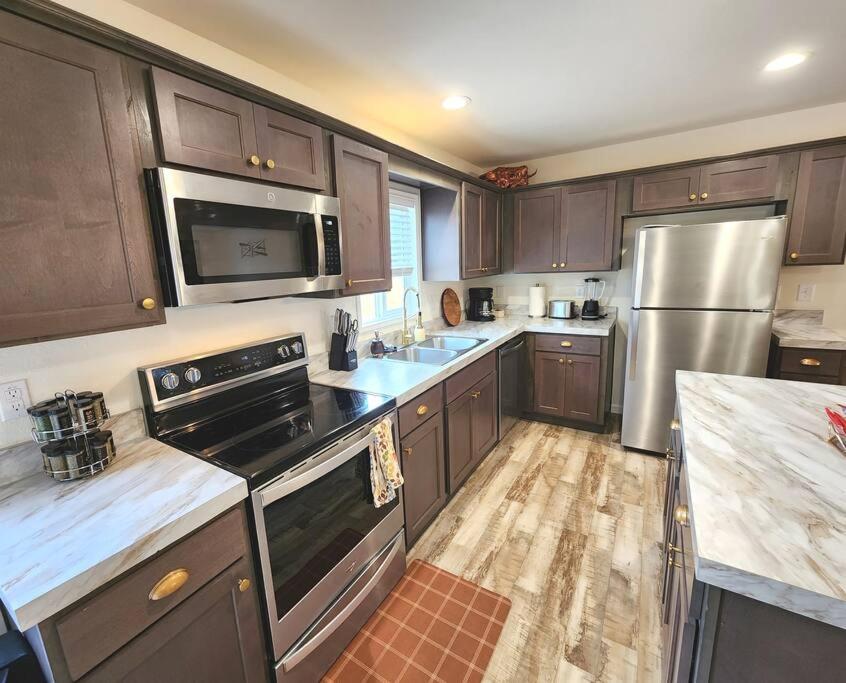 Westeros - GoT Themed Cabin in the Olympic Forest.