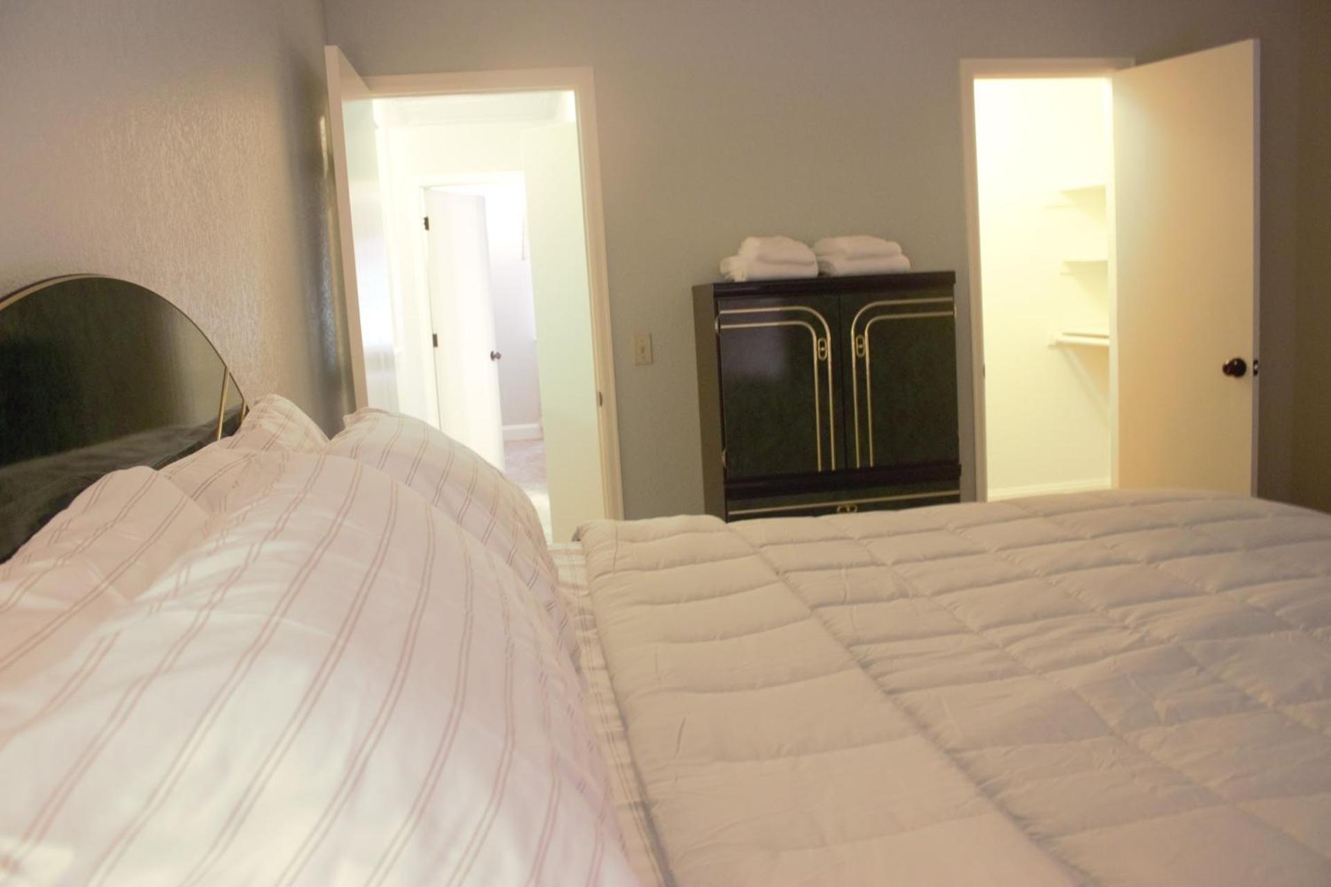 Amazing 4 Bedroom House with nice Backyard