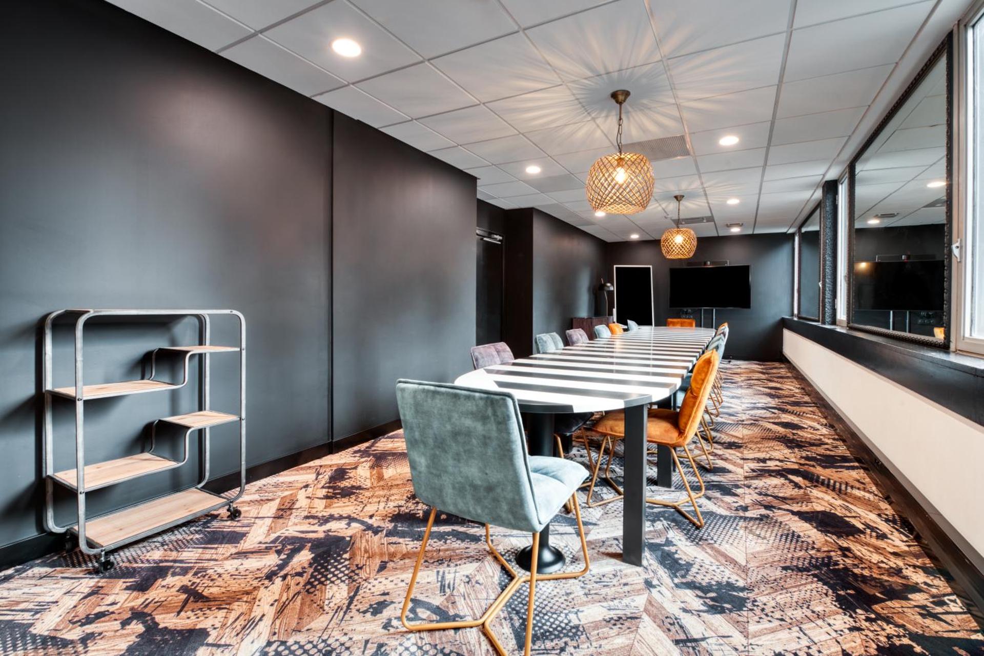 Meeting/conference room