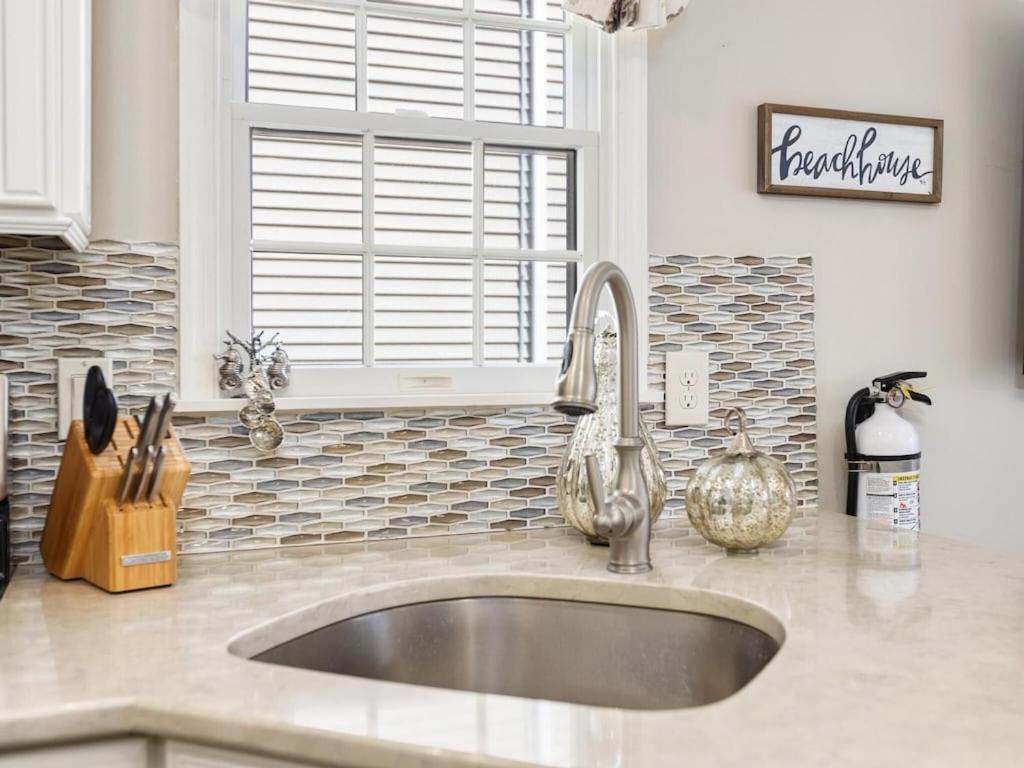 Balcony View, Updated Interior, Close to the Beach!