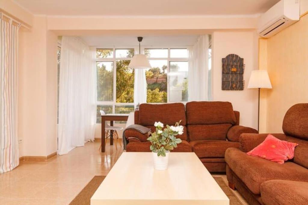 Piso precioso con vistas al mar.