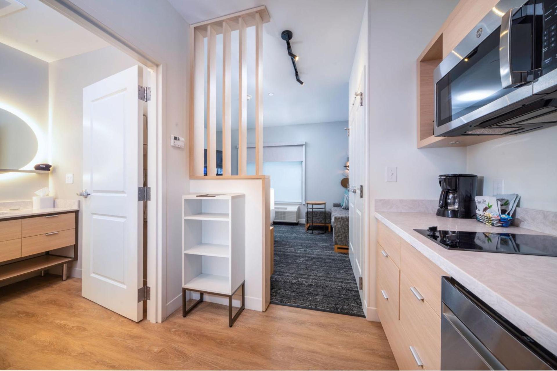 Kitchen or kitchenette