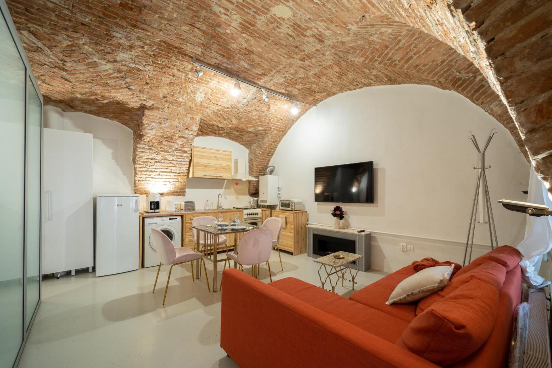 5* luxury in Unirii square.