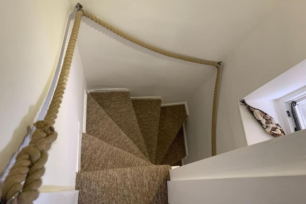 Cozy Cottage 18th Century Seaside Escape Free parking