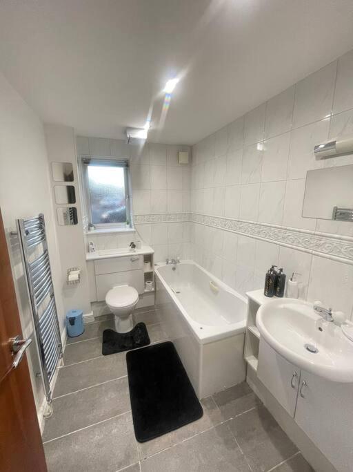 Stunning Flat by Quayside with Balcony!!