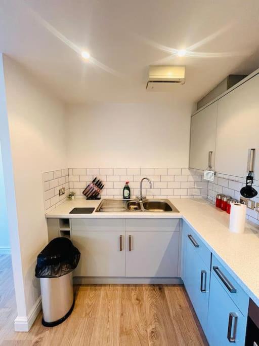 Stunning Flat by Quayside with Balcony!!