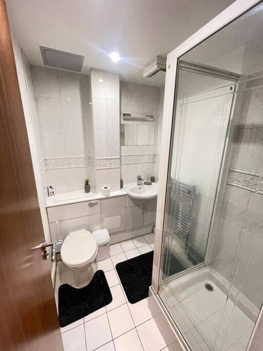 Stunning Flat by Quayside with Balcony!!