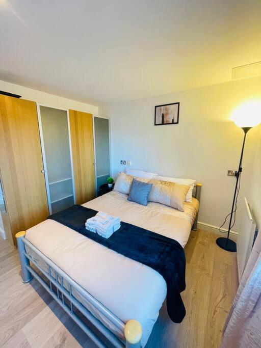 Stunning Flat by Quayside with Balcony!!