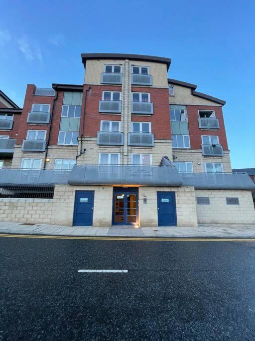 Stunning Flat by Quayside with Balcony!!