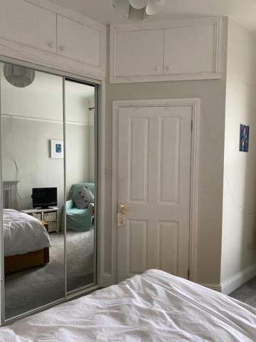 Central en-suite double room