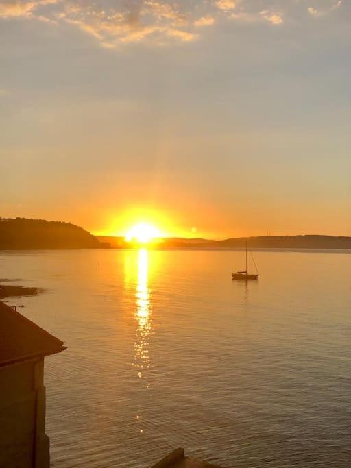 The View, Kingsand, luxurious seafront penthouse apartment with sun trap balcony and incredible sea views