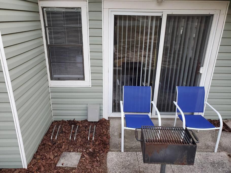 Beautiful cottage near Lake Louisa & mins from Disney, Vehicle Rental Available