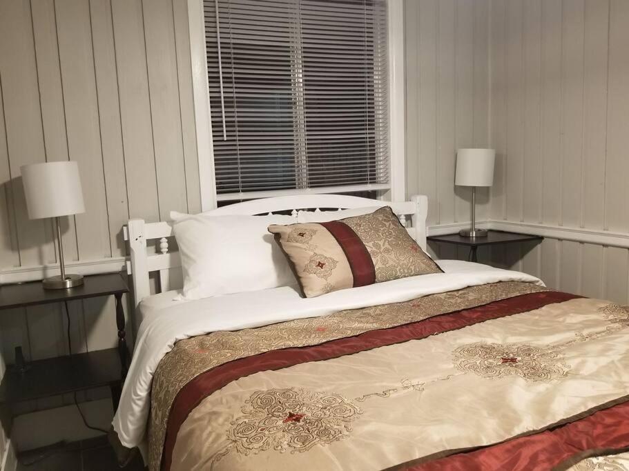 Beautiful cottage near Lake Louisa & mins from Disney, Vehicle Rental Available