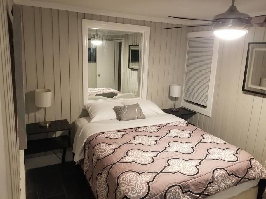 Beautiful cottage near Lake Louisa & mins from Disney, Vehicle Rental Available