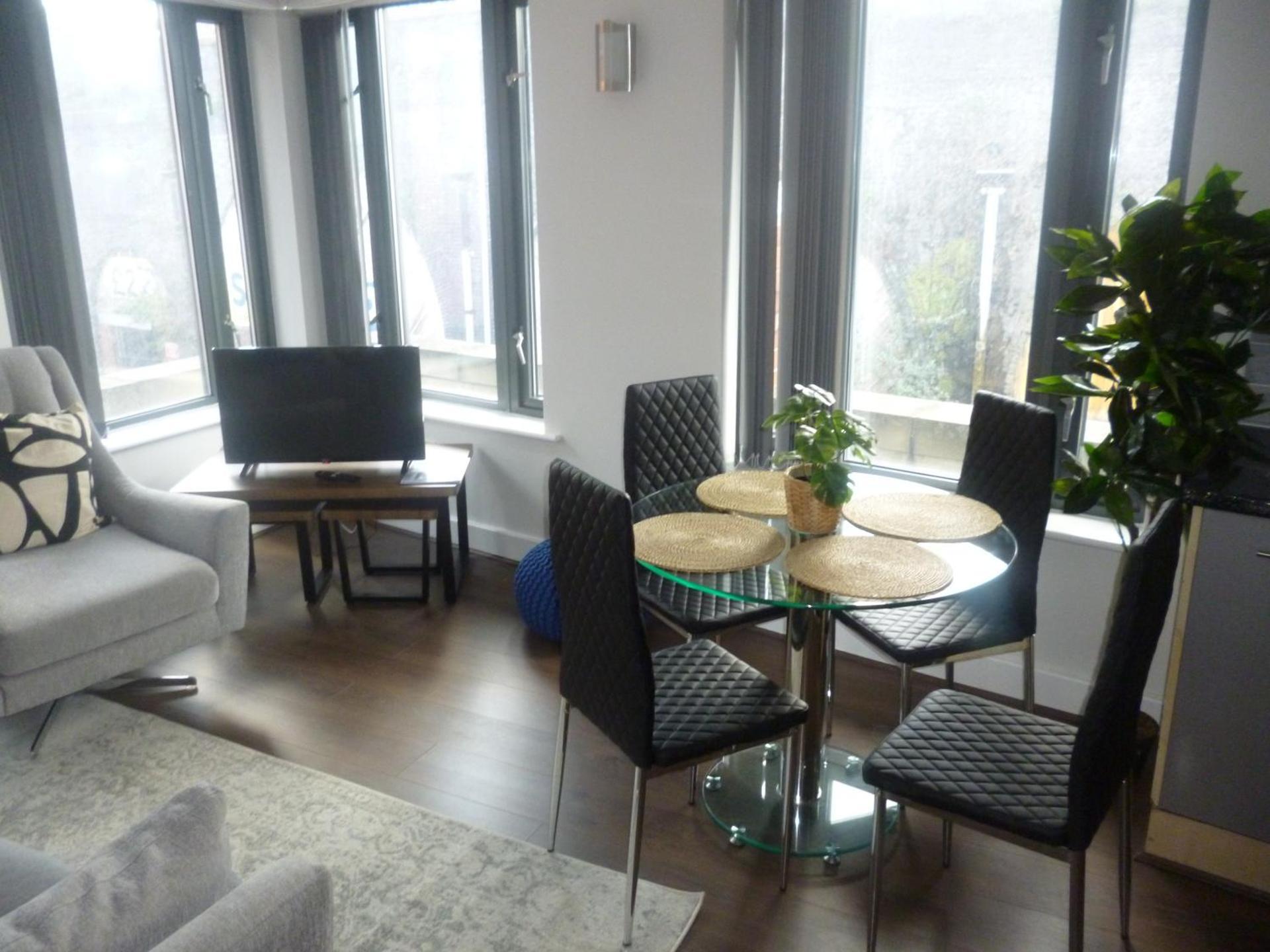 2 Bed Flat Near Deansgate