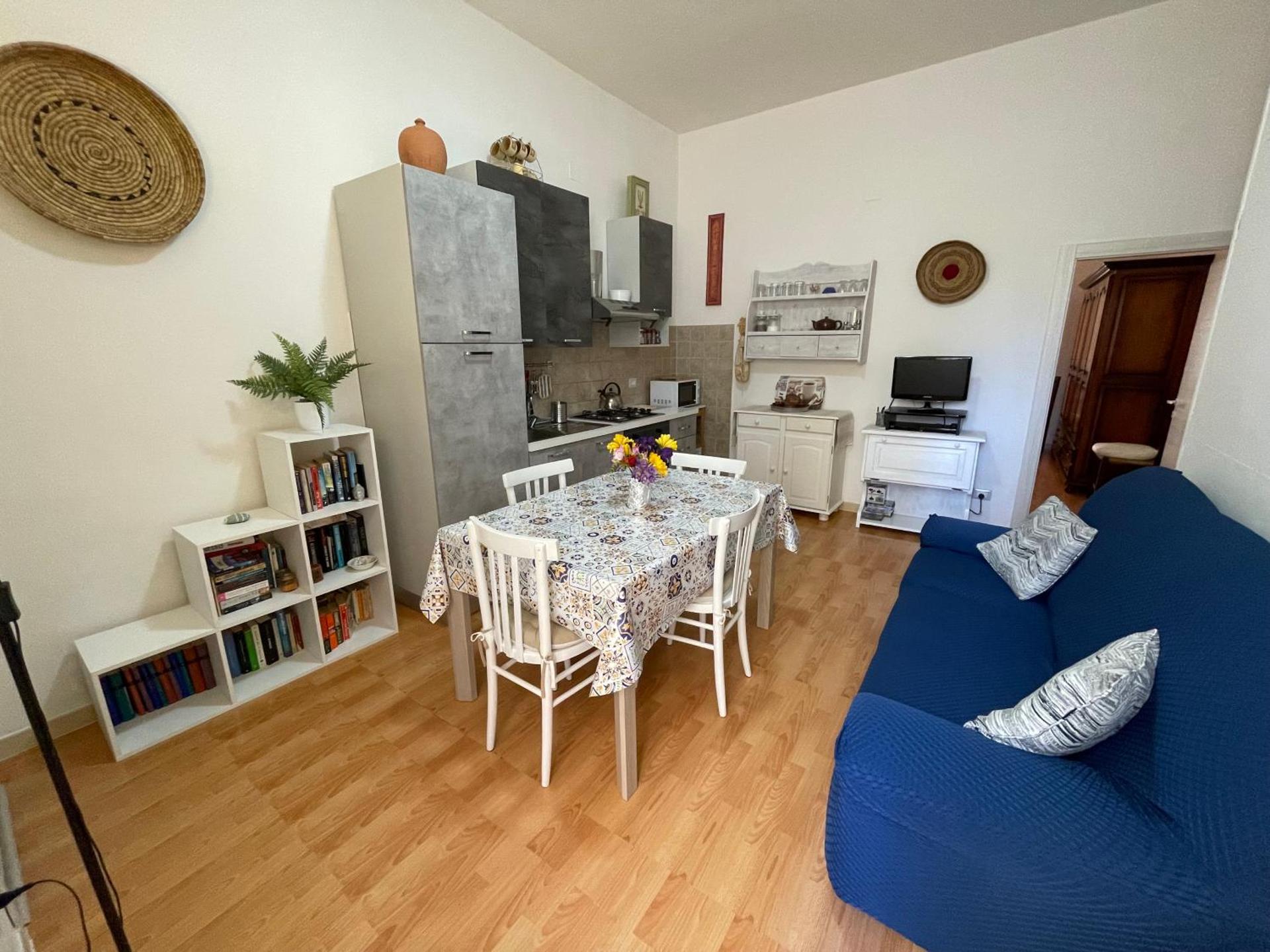 Flowered House with garden