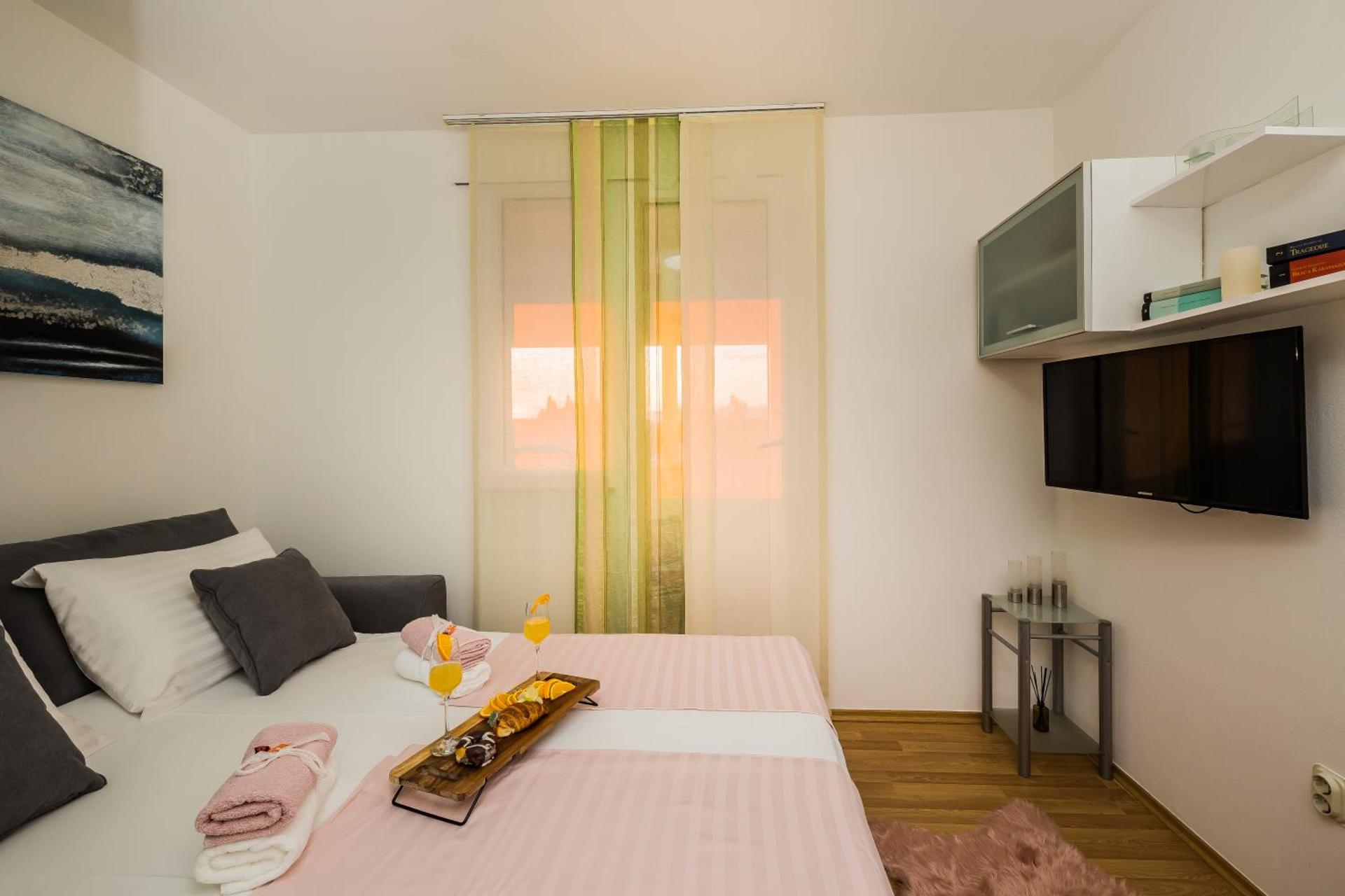 Paeninsula Studio Apartment