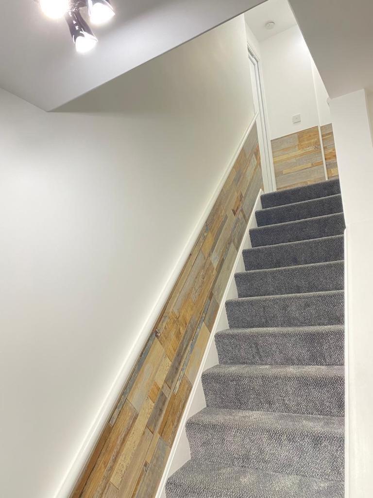 Gatwick Deluxe En-suite Rooms