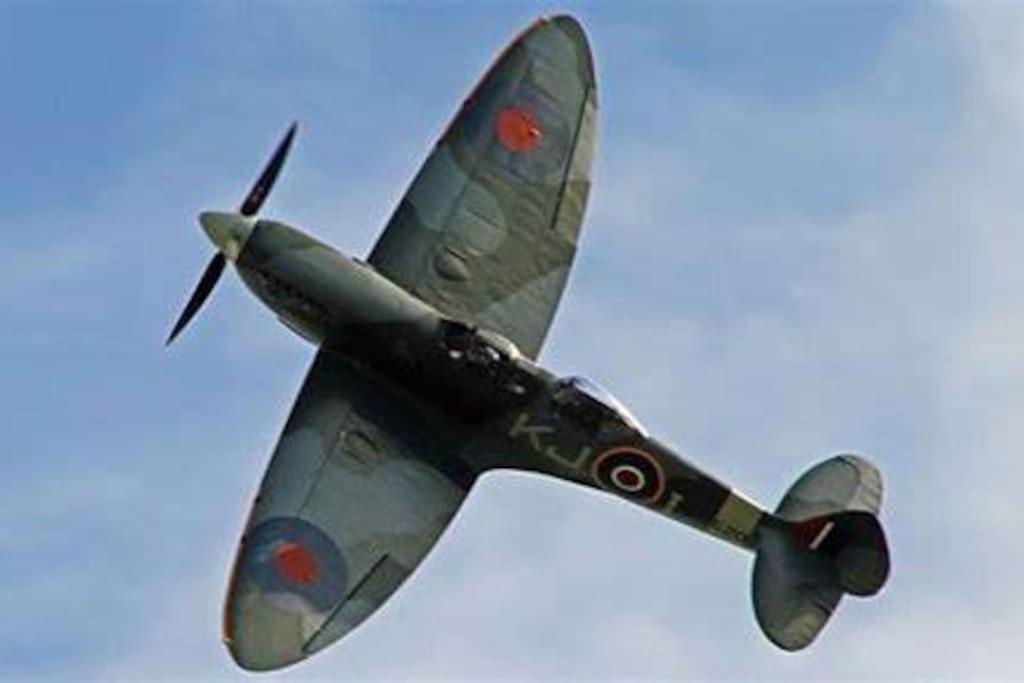 The Green Bus and the lodge