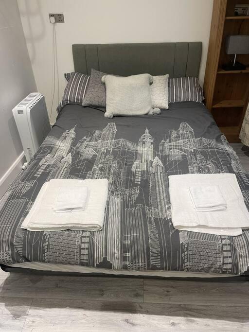 The Green Bus and the lodge