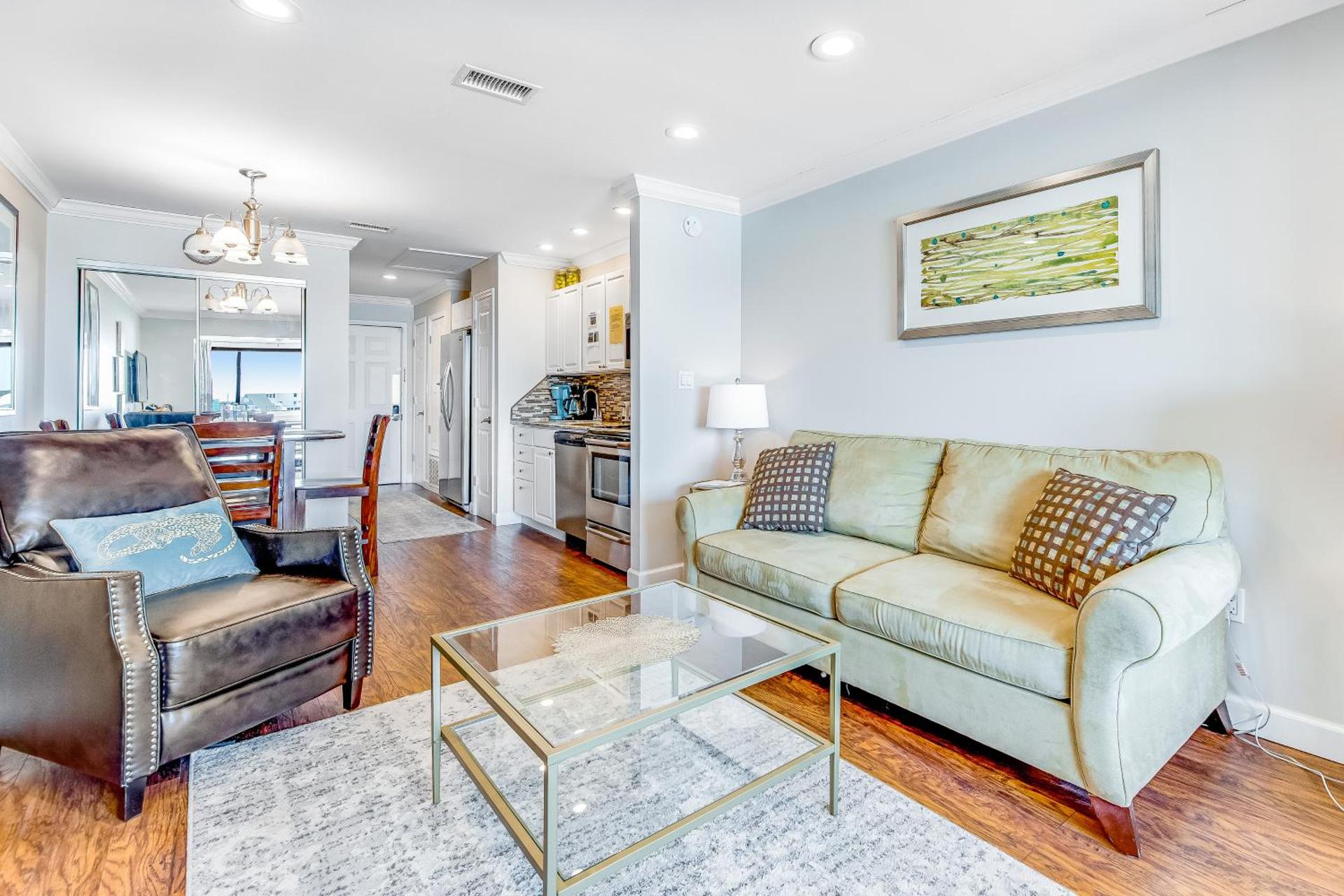 Sunset Harbor Palms 2-304