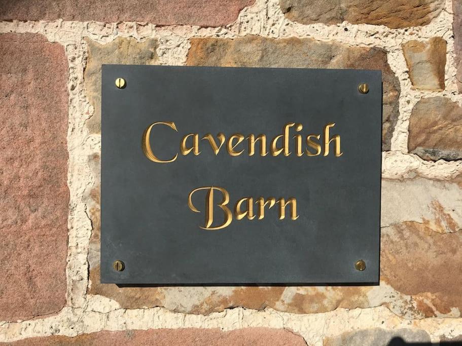 Stylish 2 Bed Peak District Cottage Barn - Alton Towers, Christmas Markets, Polar Bears, Chatsworth