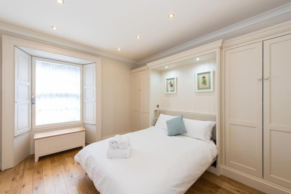 self catering , city centre apartment with Parking