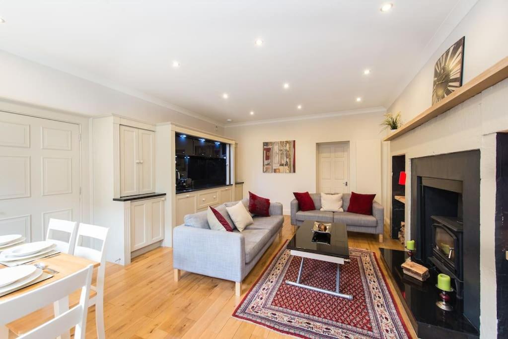 self catering , city centre apartment with Parking