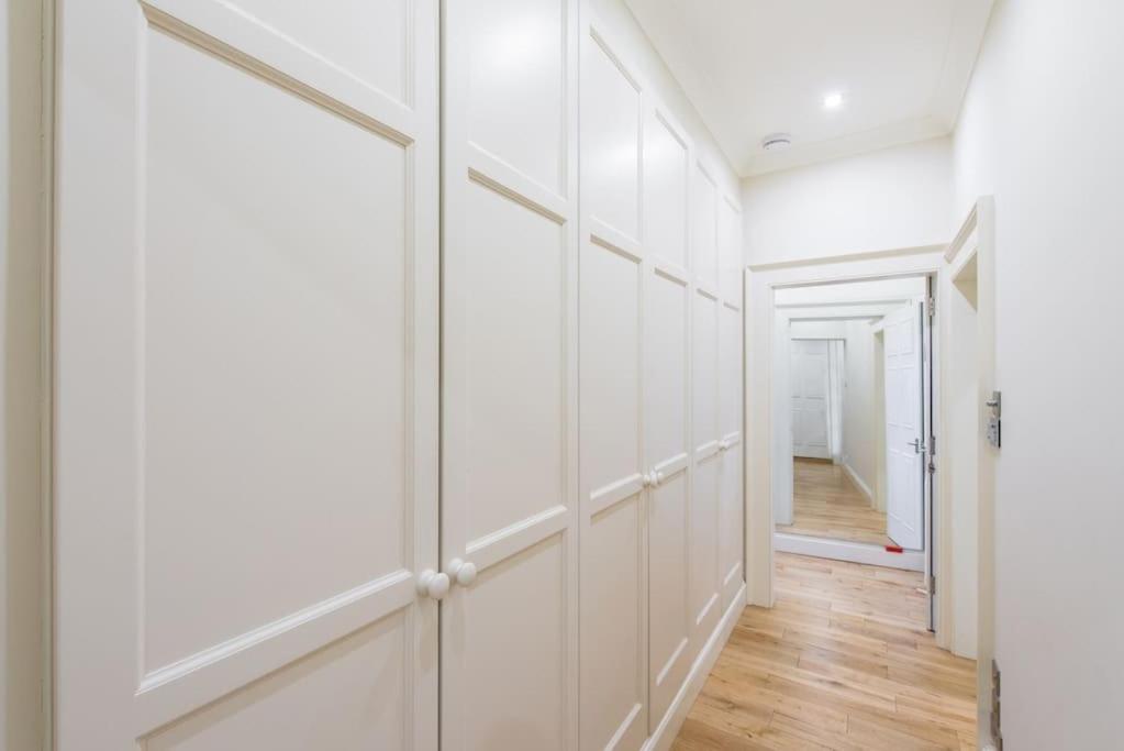 self catering , city centre apartment with Parking